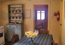 Cottage kitchen image